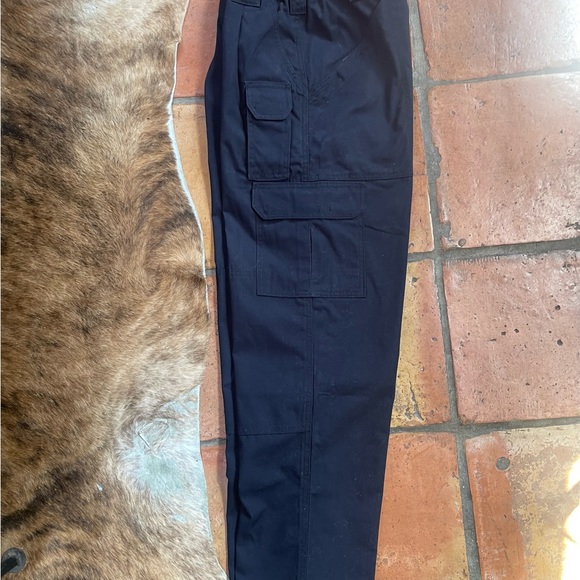 NWOT 5.11 Tactical in dark navy - Picture 3 of 6